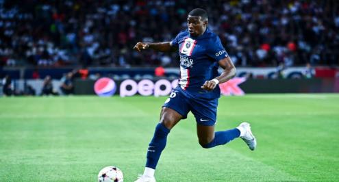 ليكيب: بايرن ميونيخ يقدم عرضًا لاستعارة مدافع باريس